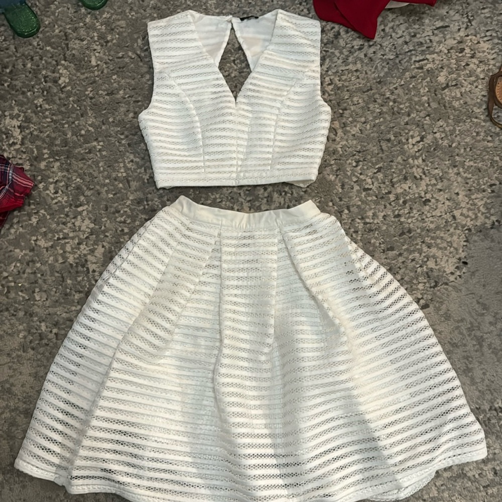 Sen Top And Skirt Set